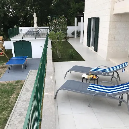 Stone Oasis With Swimspa Pool