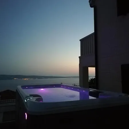 Villa Stone Oasis With Swimspa Pool Jesenice (Split-Dalmatia)